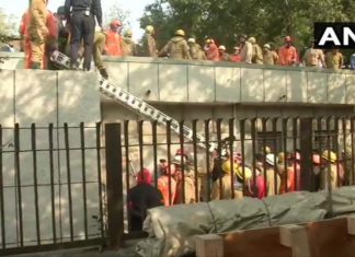 ഡല്ഹി പീരാ ഗാര്ഹിയിലെ ഫാക്ടറിയില് ഉണ്ടായ തീ പ്പിടുത്തത്തില് ഒരു അഗ്നിശമന സേനാ ഉധ്യോഗസ്ഥന് മരിച്ചു