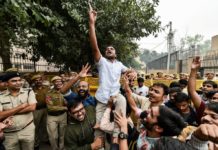 JNU เดธเดฎเดฐเดคเตเดคเดฟเดจเตโ เดตเดฟเดฐเดพเดฎเด, เดคเดฟเดเตเดเดณเดพเดดเตเด เดฎเตเดคเดฒเตโ เดเตเดฒเดพเดธเตเดเดณเตโ เดชเตเดจเดฐเดพเดฐเดเดญเดฟเดเตเดเตเด