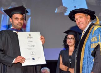 ഓസ്ട്രേലിയയിലെ ഫ്ലിൻഡേഴ്സ് യൂണിവേഴ്സിറ്റിയിൽ നിന്നും മെന്റൽ ഹെൽത്ത് നഴ്സിങ്ങിൽ ബിരുധാനന്തര ബിരുദത്തിനു മലയാളി നഴ്സിനു അംഗീകാരം