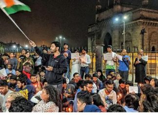 ജെ.എന്.യു ആക്രമണം; പ്രതിഷേധത്തില് വിദ്യാര്ത്ഥികള്ക്കൊപ്പം തെരുവിലിറങ്ങി എന്.സി.പി എം.എല്.എ