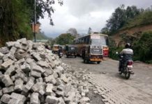പ്രളയത്തില് തകര്ന്ന റോഡുകള് പുനര്നിര്മ്മിക്കാന് 961 കോടി രൂപ അനുവദിച്ചു