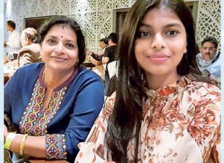 ഡിഎസ്എഫ് നറുക്കെടുപ്പിൽ മലയാളി അമ്മയ്ക്കും മകൾക്കും ഭാഗ്യ സമ്മാനമായി ആറേമുക്കാൽ ലക്ഷത്തോളം രൂപയുടെ സ്വർണം