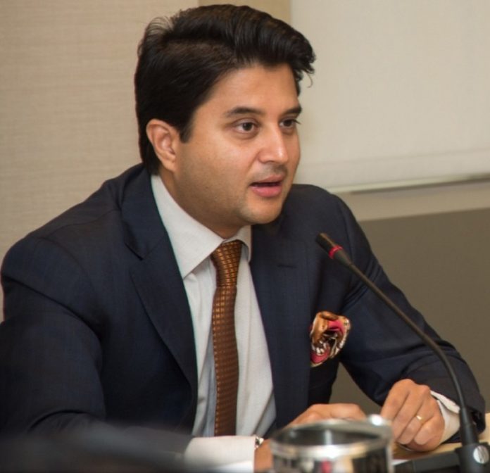 Jyotiraditya_Madhavrao_Scindia_delivering_a_talk_on_“Indian_Energy_Security_in_the_context_of_the_Power_Sector”.(cropped)_796_768