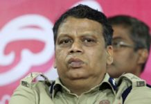 കൊവിഡ് 19; പുറത്തിറങ്ങുന്നവര്ക്ക് പാസ് നിര്ബന്ധമാക്കി പൊലീസ്
