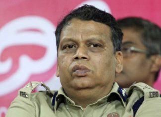 കൊവിഡ് 19; പുറത്തിറങ്ങുന്നവര്ക്ക് പാസ് നിര്ബന്ധമാക്കി പൊലീസ്