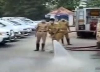 ജനതാ കര്ഫ്യൂ ദിനത്തില് വീടും പരിസരവും ശുചിയാക്കി മലയാളികള്