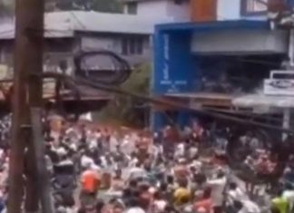 ചങ്ങനാശ്ശേരിയില് 100 ലധികം അതിഥി സംസ്ഥാനത്തൊഴിലാളികള് ഭക്ഷണത്തിനും യാത്രാസൗകര്യങ്ങള്ക്കും വേണ്ടി റോഡിലിറങ്ങി പ്രതിഷേധിക്കുന്നു