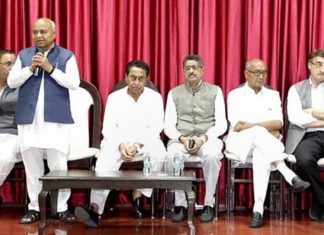 കോണ്ഗ്രസില് നിന്നും രാജിക്കത്ത് നല്കിയ 21 വിമത എം.എല്.എമാരും തന്റെ മുന്നില് നേരിട്ട് ഹാജരാവണമെന്ന് മധ്യപ്രദേശ് സ്പീക്കര്