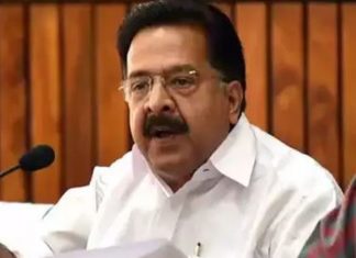 സര്ക്കാരിന് അന്തസുണ്ടെങ്കില് സ്പ്രിങ്ക്ളര് കരാര് റദ്ദാക്കണമെന്ന് പ്രതിപക്ഷ നേതാവ് രമേശ് ചെന്നിത്തല