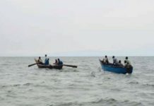 ലോക്ക് ഡൗൺ വകവയ്ക്കാതെ മത്സ്യത്തൊഴിലാളികൾ കൂട്ടമായി കടലിൽ ഇറങ്ങി