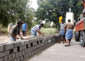 ആന്ധ്രാപ്രദേശില് കൊവിഡ് രോഗികളുടെ എണ്ണം ആയിരം കടന്നു; ആന്ധ്ര അതിര്ത്തി മതില്കെട്ടി അടച്ച് തമിഴ്നാട്