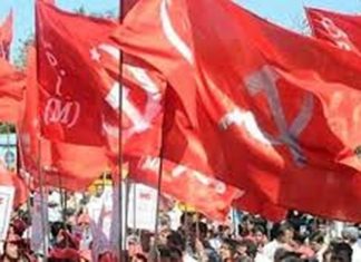 കൊവിഡ് 19 നിരീക്ഷണത്തിലിരുന്ന പെണ്കുട്ടിയുടെ വീടാക്രമിച്ച സംഭവത്തില് ആറ് പേരെ പാര്ട്ടിയില് നിന്ന് പുറത്താക്കി സി.പി.ഐ.എം