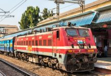 ഇന്ത്യന് റെയില്വേ ഏപ്രില് 15 മുതലുള്ള ടിക്കറ്റ് ബുക്കിംഗുകള് പുനരാരംഭിച്ചതായി റിപ്പോര്ട്ട്