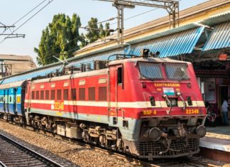 ഇന്ത്യന് റെയില്വേ ഏപ്രില് 15 മുതലുള്ള ടിക്കറ്റ് ബുക്കിംഗുകള് പുനരാരംഭിച്ചതായി റിപ്പോര്ട്ട്