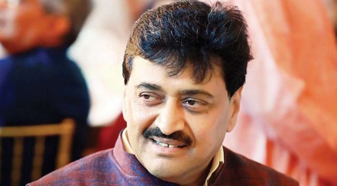 മഹാരാഷ്ട്ര മുന് മുഖ്യമന്ത്രിയും പൊതുമരാമത്ത് മന്ത്രിയുമായ അശോക് ചവാന് കോവിഡ് സ്ഥിരീകരിച്ചു