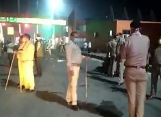 ലോക് ഡൗണിനെ തുടര്ന്ന് സ്വന്തം ഗ്രാമത്തിലേക്ക് നടന്ന് പോവുകയയായിരുന്ന അതിഥി തൊഴിലാളികള് ബസ്സിടിച്ചു മരിച്ചു