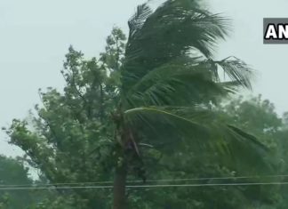 ഉംപൂണ് ബംഗാള് തീരം തൊട്ടു; ഒഡീഷയിൽ കനത്ത കാറ്റും മഴയും