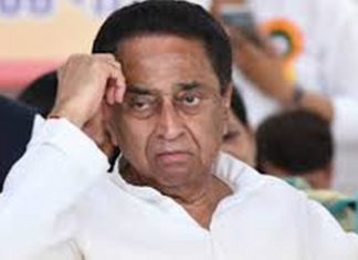 മുഖ്യമന്ത്രി സ്ഥാനം കൈവിട്ടു പോയി എങ്കിലും മുന് മുഖ്യമന്ത്രിയെ തിരഞ്ഞ് പോസ്റ്ററുകള്