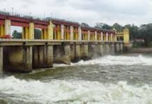 പെരിയാറില് ജലനിരപ്പ് നിയന്ത്രിക്കാന് ഭൂതത്താന്കെട്ട് ഡാമിന്റെ ഏതാനും ഷട്ടറുകള് ഉയര്ത്തി