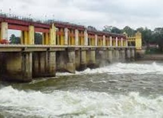 പെരിയാറില് ജലനിരപ്പ് നിയന്ത്രിക്കാന് ഭൂതത്താന്കെട്ട് ഡാമിന്റെ ഏതാനും ഷട്ടറുകള് ഉയര്ത്തി