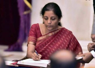 കോവിഡിന് ശേഷമുള്ള കാലത്ത് വിദ്യാഭ്യാസമേഖല സമഗ്രമായി ഡിജിറ്റലാക്കാൻ നടപടി സ്വീകരിക്കുമെന്ന് നിർമല സീതാരാമൻ