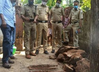 പൊന്നാനി കോട്ടത്തറയിൽ വൻ ആയുധശേഖരം കണ്ടെത്തി
