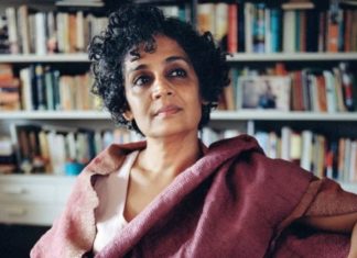 ‘രാജ്യത്ത് മോദിയെ നേരിടുന്ന ഏക പ്രതിപക്ഷ നേതാവ് രാഹുല് ഗാന്ധി’; അരുന്ധതി റോയ്
