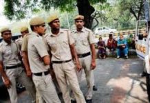 ഡല്ഹിയില് ആക്രമണം നടത്തുന്നതിന് പദ്ധതിയിട്ട ഭീകരരെ പോലീസ് കസ്റ്റഡിയില് എടുത്തതായി വിവരം