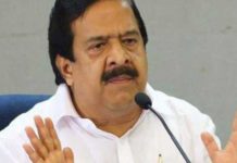 ചാർട്ടേർഡ് വിമാനത്തിൽ വരുന്നവർക്ക് കോവിഡ് സർട്ടിഫിക്കറ്റ് നിർബന്ധമാക്കിയതിൽ ആരോഗ്യമന്ത്രിക്കെതിരെ രമേശ് ചെന്നിത്തല