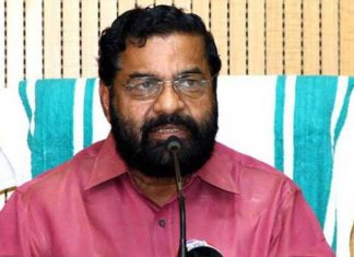 ക്ഷേത്രങ്ങള് തുറക്കുന്നതുമായി ബന്ധപ്പെട്ട് കേന്ദ്രമന്ത്രി വി. മുരളീധരന്റെ പ്രസ്താവനയ്ക്കെതിരെ കടകംപള്ളി സുരേന്ദ്രന്