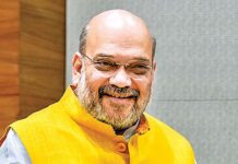 പ്രധാനമന്ത്രിയുടെ നേതൃത്വത്തിൽ ഇന്ത്യ രണ്ട് പോരാട്ടങ്ങളും വിജയിക്കുമെന്ന് ആഭ്യന്തര മന്ത്രി അമിത് ഷാ
