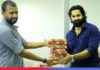 ഓണ്ലൈന് പഠനത്തിന് സൗകര്യമില്ലാത്ത കുട്ടികള്ക്കുള്ള പഠന സാമഗ്രഹികളുടെ വിതരണത്തിലേക്ക് 30 സ്മാര്ട്ട് ഫോണുകള് നല്കി നടന് ഉണ്ണി മുകുന്ദന്