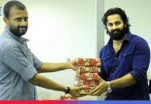 ഓണ്ലൈന് പഠനത്തിന് സൗകര്യമില്ലാത്ത കുട്ടികള്ക്കുള്ള പഠന സാമഗ്രഹികളുടെ വിതരണത്തിലേക്ക് 30 സ്മാര്ട്ട് ഫോണുകള് നല്കി നടന് ഉണ്ണി മുകുന്ദന്