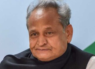 സച്ചിന് പൈലറ്റിനും അദ്ദേഹത്തിന്റെ ഒപ്പമുള്ള 18 എം.എല്.എമാര്ക്കുമെതിരെ നിയമസഭ സ്പീക്കര് കൈക്കൊണ്ട നടപടിയ്ക്കെതിരെ ഹൈക്കോടതി