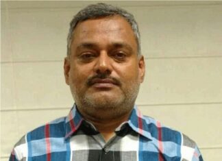 ഗുണ്ടാത്തലവൻ വികാസ് ദുബെയെക്കുറിച്ച് വിവരം നൽകുന്നവർക്ക് രണ്ടരലക്ഷം രൂപ വാഗ്ദാനം ചെയ്ത് പൊലീസ്