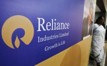 27,000 കോടി രൂപയ്ക്ക് ഫ്യൂച്ചര് ഗ്രൂപ്പിനെ ഏറ്റെടുക്കാനൊരുങ്ങി റിലയന്സ്