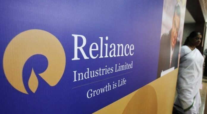 27,000 കോടി രൂപയ്ക്ക് ഫ്യൂച്ചര് ഗ്രൂപ്പിനെ ഏറ്റെടുക്കാനൊരുങ്ങി റിലയന്സ്