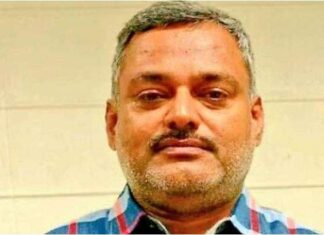 ഏറ്റുമുട്ടലില് കൊല്ലപ്പെട്ട കുപ്രസിദ്ധ മാഫിയ സംഘത്തലവന് വികാസ് ദുബെയുടെ പോസ്റ്റ്മോര്ട്ടം റിപ്പോര്ട്ട് പുറപുറത്ത്; വെടിയേറ്റത് ആറ് തവണ