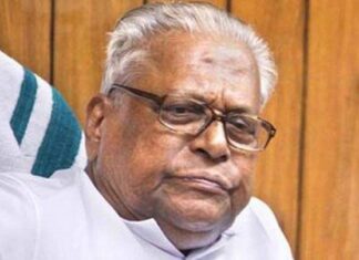 പദ്മനാഭസ്വാമി ക്ഷേത്രം; തിരുവിതാംകൂര് മുന് രാജകുടുംബത്തിന് അനുകൂലമായി സുപ്രീംകോടതി വിധി പുറപ്പെടുവിച്ചതിനെതിരെ വി.എസ് അച്യുതാനന്ദന്