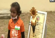 തലകീഴായി തൂങ്ങി 13 മിനുട്ട് 15 സെക്കന്റിനുള്ളിൽ 111 അമ്പുകൾ എയ്ത അഞ്ചു വയസ്സുകാരിയാണ് ഇപ്പോൾ സോഷ്യൽമീഡിയയിൽ താരം