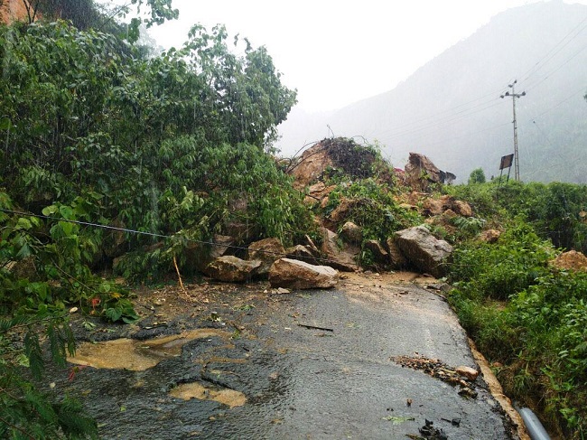 Pallivasal -Munnar NH road landslide