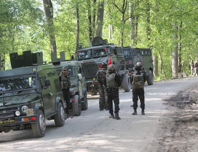 Security-forces-launch-search-operation-in-downtown-Srinagar