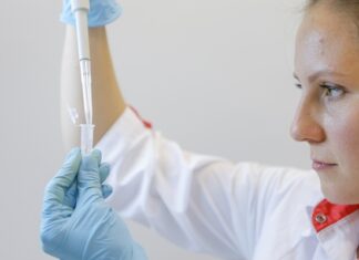 റഷ്യ വികസിപ്പിച്ച കോവിഡ് വാക്സിന്റെ യോഗ്യത വ്യവസ്ഥകള് സംബന്ധിച്ച് കര്ശന നടപടികള്ക്ക് തയ്യാറെടുത്ത് ലോകാരോഗ്യ സംഘടന