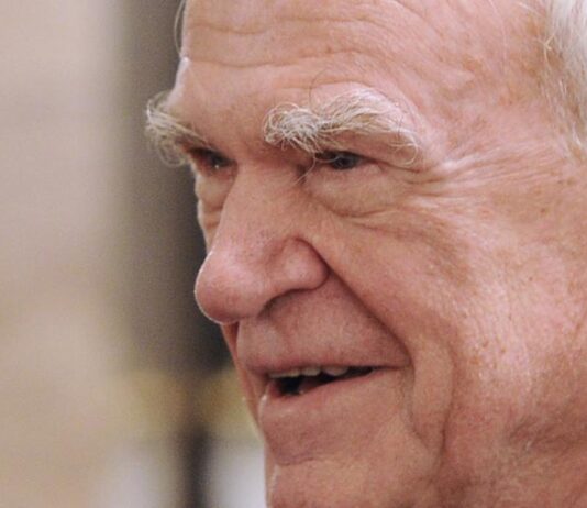 മിലൻ കുന്ദേരയ്ക്ക് കാഫ്ക അവാർഡ്