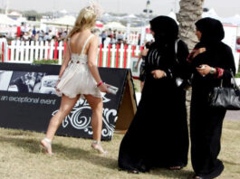 പൊതുസ്ഥലങ്ങളിലെ വസ്ത്രധാരണത്തിന് പുതിയ നിബന്ധനകളുമായി ഒമാൻ