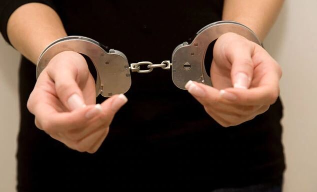 മോഷണത്തിനെത്തി എസിയുടെ തണുപ്പിൽ സുഖനിദ്രയിലാണ്ടു പോയ കള്ളനെ പൊലീസ് കയ്യോടെ പൊക്കി