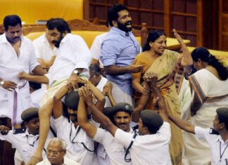 യു.ഡി.എഫ് കാലത്തെ നിയമസഭാ കയ്യാങ്കളി കേസ് പിന്വലിക്കില്ല; സര്ക്കാരിന്റെ ആവശ്യം തള്ളി കോടതി