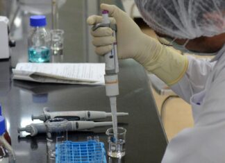 ബ്രസീലിൽ അസ്ട്രാസെനെക്ക-ഓക്സ്ഫോർഡ് COVID-19 വാക്സിൻ ട്രയലിലെ സന്നദ്ധപ്രവർത്തകൻ മരിച്ചു