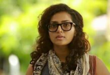 അമ്മയെ ഉപേക്ഷിച്ച് നടി പാർവതി