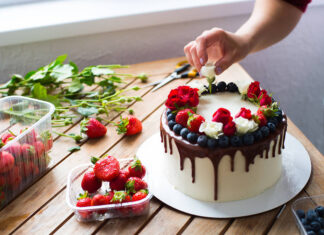 ലൈസൻസോ രജിസ്ട്രേഷനോ ഇല്ലാതെ കേക്ക് വിൽപ്പന നടത്തിയാൽ 5 ലക്ഷം രൂപവരെ പിഴയും 6 മാസം തടവും